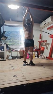 【调教视频】【唯雅】吊绑重度狠抽-高跟踩 JS260524-10