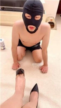 【调教视频】【栗子】兔女郎高跟虐杀脚奴[下] JS251118-38