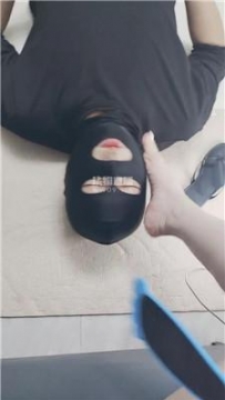 【调教视频】【灵竹】强迫男友吃脚皮 JS250725-24