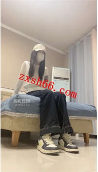 TLZB26257足彩馆-素人小妹除臭舔脚深喉坐脸15分