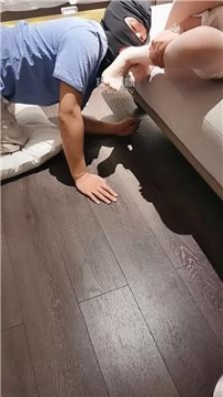 【调教视频】【糖糖zhi】狗嘴品尝臭脚丫 JS251103-21