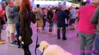 18261 超经典女主拉斯维加斯闹市遛狗羞辱