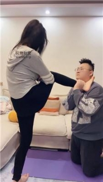 【调教视频】【埋汰】坐脸窒息玉足踢踹 JS250105-8