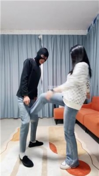 【调教视频】【猴歌】胯下羞辱-牛仔裤坐脸 bf58721