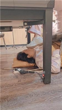 【调教视频】【是樱樱呀】棋牌室舔脚深喉老爹鞋 JS260208-21