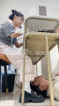 ZB10412 甜甜-家奴生活化 伺候20分钟