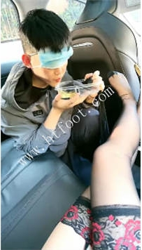 ZB581 尤物】开发司机圣水跑丝袜39分钟