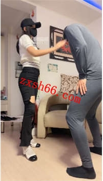 TLZB25942玥野兔-踢裆除臭舔脚深喉圣水喂39分