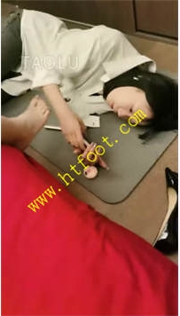 TL27174 双子姬】女M睡地上25分钟