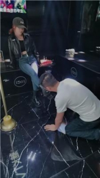 【调教视频】【淡颜】KTV-踩踏喂食/短靴踩踏/骑马骑脖【双视角版】 bf49107