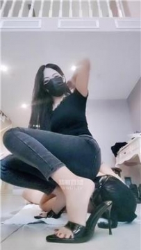 【调教视频】【苏大大】高跟美腿踩-赏赐圣水 bf58103