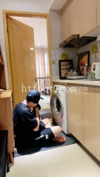 ZB12206 秋大大-儿子偷闻妈妈袜子被惩罚47分钟