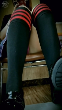 JK长筒袜小皮鞋隔板踩踏DD 吐血吐奶 48分钟