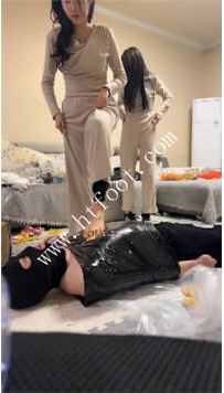 TL43583 精神小妹】脚踩喂食25分钟