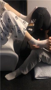 【调教视频】【uu大王】原味白袜脚辱脚垫 JS241224-27