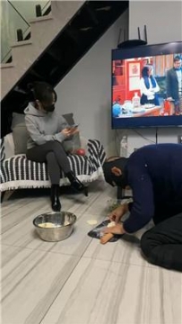 【调教视频】【辣姐】脚下喂食人形犬 JS241226-49