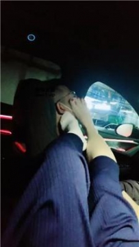 【调教视频】【淮柔】白袜脚挑逗司机狗 JS250521-32