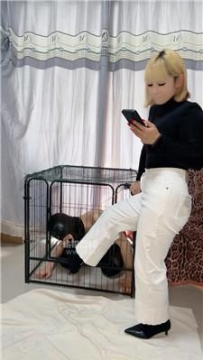 【调教视频】【幸运小孩】狗笼圈养犯贱狗东西 JS251015-8