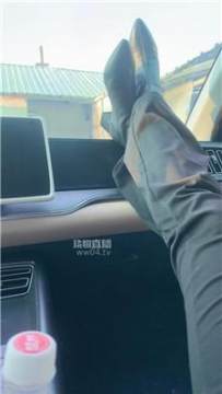 【调教视频】【77夫妻】犬舍玩狗脏鞋踢打【完整版】 JS251031-13