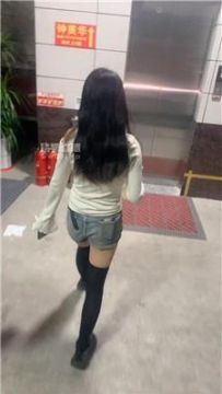 【调教视频】【九月】户外开发精神小妹做S JS250726-29