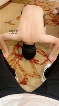 【调教视频】【白兔】转胯狗爬/藤条鞭打/赏赐圣水/奖励闻鞋 JS241225-35