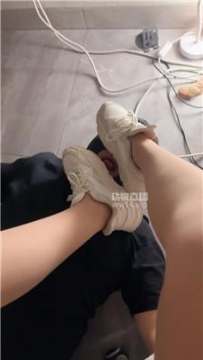 【调教视频】【绵绵】脏运动鞋酸臭肉丝虐杀 JS250906-6