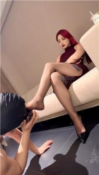 【调教视频】【黛帝】红发魔女黑丝驯化 bf60637