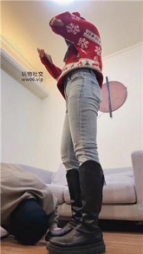 【调教视频】【妮蔻】长靴踩踏踢踹/强制闻白船袜/毁容式踩脸 bf48317