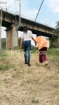 ZB11551 夸梨】野外调教母畜31分钟