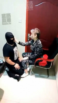 TL4266 00后冰冰女王 虐打贱狗暴力耳光踩踏骑马