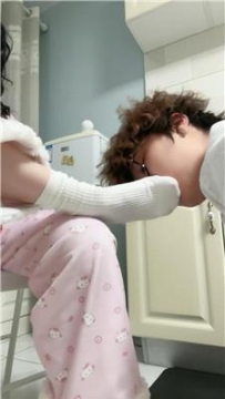 【调教视频】【苏明玥】妹妹白袜羞辱-高跟踩踏 bf60736