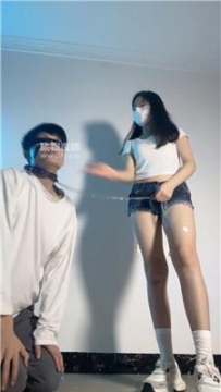 【调教视频】【甜恬】艺校女神S-小白鞋白袜踢踹虐 bf55184