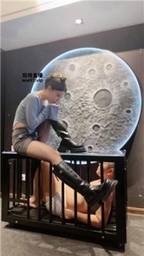 【调教视频】【领主】长靴美腿踩虐-囚禁狗笼 bf53281