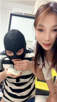 【调教视频】【安安】吃咀嚼物强迫圣水 JS260117-37