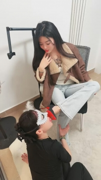 【绝美唯一女神】羞辱女奴黄金圣斗士