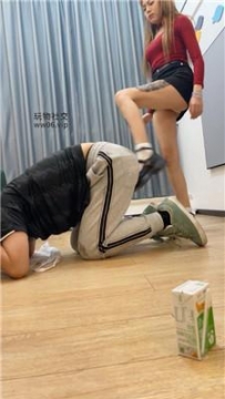 【调教视频】【欣瑶瑶主】掐乳/皮鞋白袜踩踏 bf48158