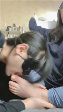 【调教视频】【小羊】母狗玉足狂舔 JS260310-13