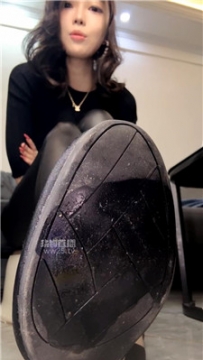 【第一视角】【酒鸽】皮裤短肉丝平底鞋    260228-4