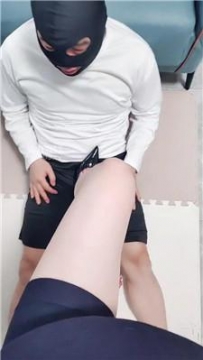 【调教视频】【灵竹】白袜脚深喉狂舔 JS251203-30