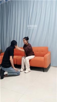 【调教视频】【猴歌】抽耳光-运动鞋碾压踩 bf58808