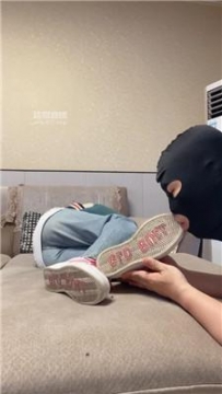 【调教视频】【深情】老师清理学生的脏鞋白袜 JS250615-37