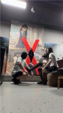 【调教视频】【思慕】素人S-囚禁狗笼-皮鞋过膝袜踢踹 bf54409