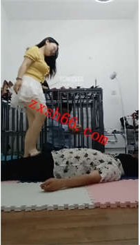 TLZB25968刑狗-高跟狠踩狠鞭打双奴38分