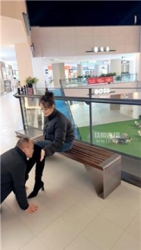 【调教视频】【可可夫妻】商场户外羞辱绿帽奴 bf60432