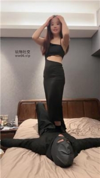 【调教视频】【猴歌】黑棉袜女神踩踏/坐脸窒息 bf48730