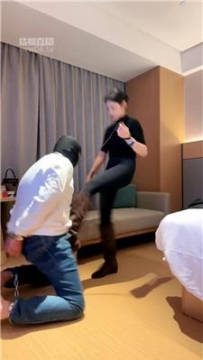 【调教视频】【苏御大人】铁手铐反绑强制刑虐 bf59122