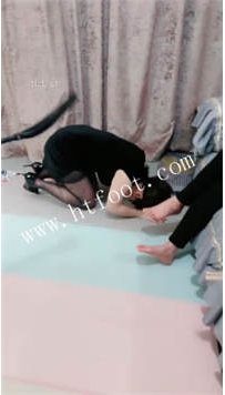 NNTL42684 嘟嘟】大女主带素人女主调教女奴35分钟