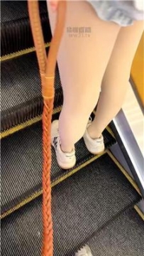 【调教视频】【艾斯】中街遛狗来偶遇 JS260522-1