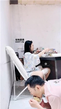 【调教视频】【苏晚】桌底脚下喂食【双视角版】 JS250513-31