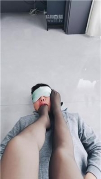 【调教视频】【思思殿下】酸臭黑丝原味品尝 JS260331-7